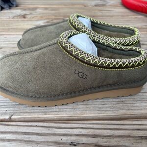 UGG Tazman Slippers